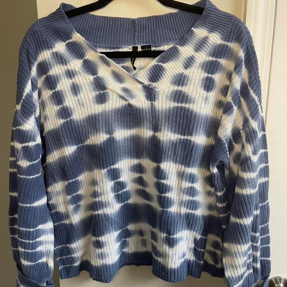 New Directions Weekend Blue White Tie Dye Ribbed V-Neck Sweater Large